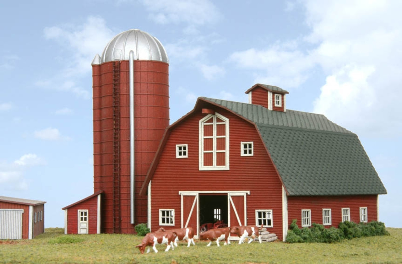 American Model Builders N 630 Country Barn With Silo Kit
