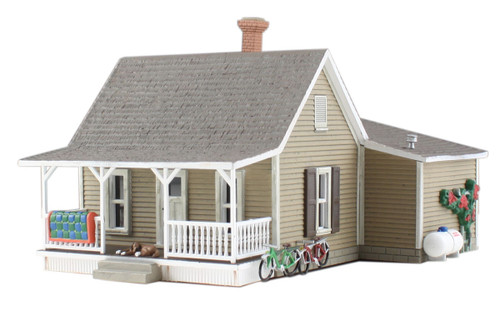 Woodland Scenics N BR4926 Built and Ready Granny's House (Lighted)