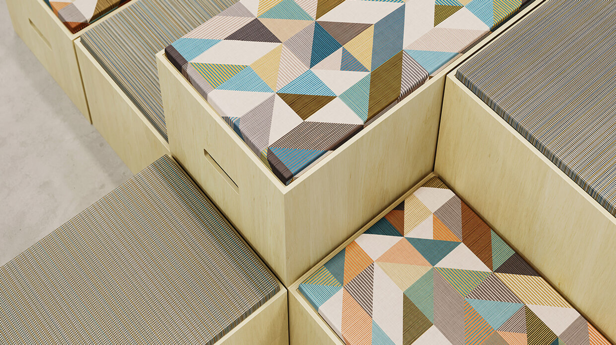 CLUBHAUS×TANGRAM TURF HEDGEHOG SWEAT Tangram | Carved Wall Tile