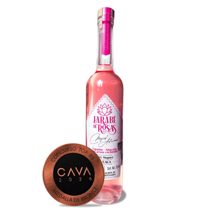 Jarabe de Rosas Mezcal fue reconocido con Medalla de Bronce en la 10ª edición del Top 99 Mezcales 2026 de Revista CAVA, una guía especializada que evalúa mezcales mediante cata a ciegas con jueces expertos.