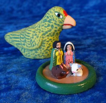 Parrot nativity scene