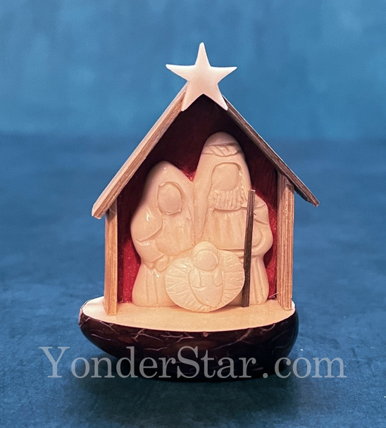 Petite nativity Ecuador