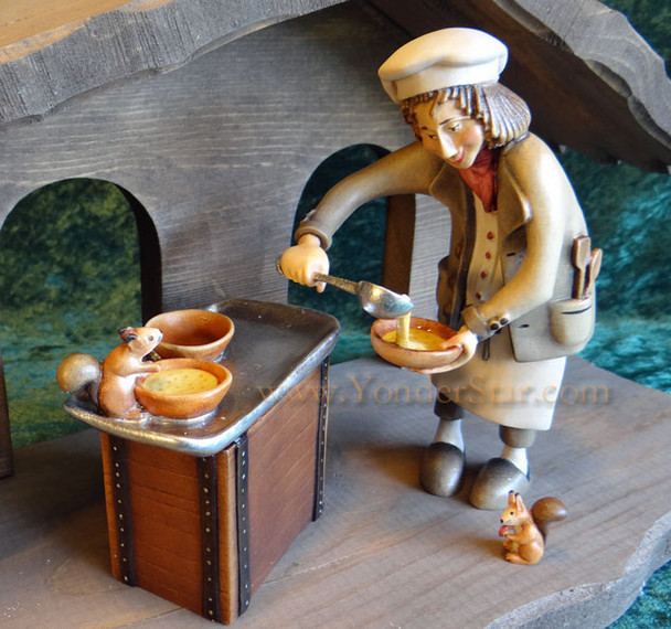 Chef and Squirrels LEPI Kastlunger Wooden Nativity