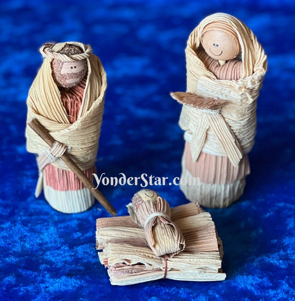 Columbian corn husk nativity set