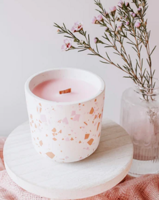 peach & plumeria candle