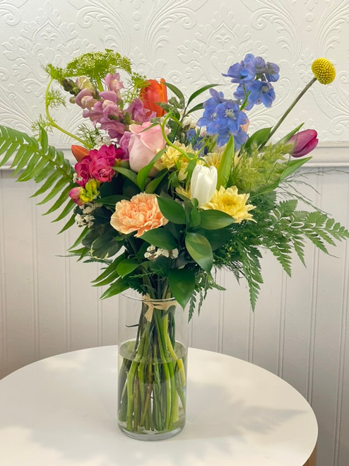 Bundle of Blooms 

Our designers will choose the freshest seasonal flowers in a variety of colors.

The flowers are gathered, tied with raffia and wrapped in paper. Flower stems stay hydrated with a hydrating wrap. After giving the stems a fresh cut, just drop into your own vase of cold water at home or add a vase for $10.00 more

Seattle flower delivery by Juniper Flowers

Due to changes in season, weather, and availability we reserve the right to make substitutions in flowers for your order. Our photos are a GUIDE to our designs.

please note, this item does not come in a vase