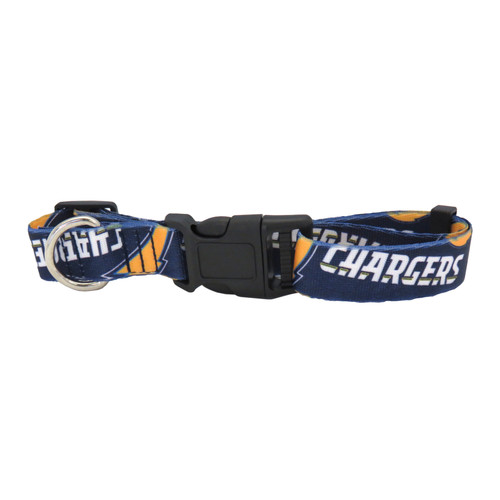 These high-quality collars feature your favorite team in a colorful overall pattern.  Made by Little Earth.