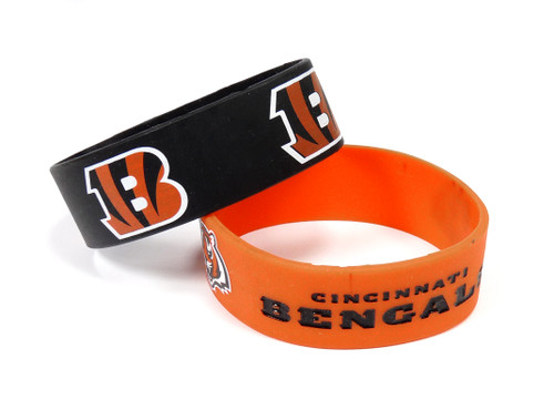 Show off your team spirit with this two pack of wide bracelets. Featuring team colors and logos, everyone will know where your loyalties lie while wearing these bracelets.Officially Licensed.&nbsp; Made by Aminco.