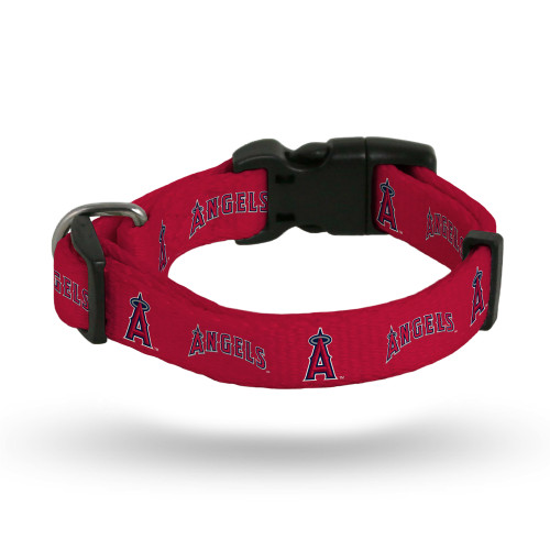 These high-quality woven polyester collars feature your favorite team in a colorful repeat logo pattern. Collar is adjustable and range in size from: Small: 10" - 15", Medium: 13" - 21", Large: 19.5" - 32". Made by Rico Industries.