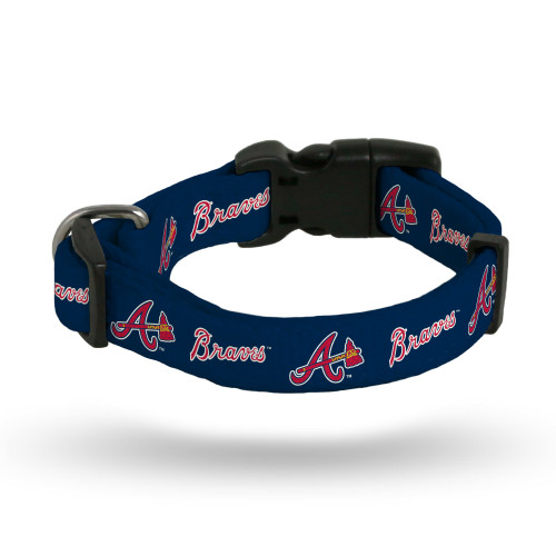 These high-quality woven polyester collars feature your favorite team in a colorful repeat logo pattern. Collar is adjustable and range in size from: Small: 10" - 15", Medium: 13" - 21", Large: 19.5" - 32". Made by Rico Industries.