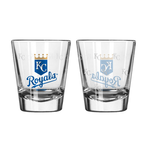 A staple for any sports display! This set of 2 comes in a clam shell and features color team logo with satin etch repeated pattern. Perfect for everything from pre-season drinks to championship cheers. Made by Boelter Brands.