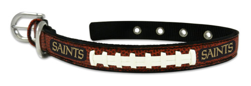 Your pet can wear the game like never before with these stylish, officially licensed football lace collars from GameWear. Each collar is handcrafted from football leather and laces, and emblazoned with your favorite teams logo and colors. Get your favorite four-legged friend in the game with these officially licensed collars from GameWear!! Size Small fits 10 - 14 inches, Medium fits 14 - 20 inches, and Large fits 18 - 26 inches. Made By Gamewear