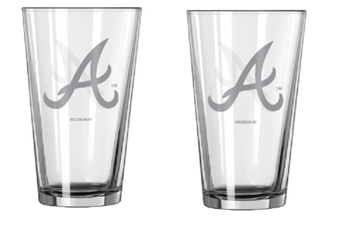 These pint glasses are perfect for game day parties or as a gift. It is decorated with a colored team logo and a frost pattern. Holds 16 fluid ounces. Set of 2. Made By Logo Brands.