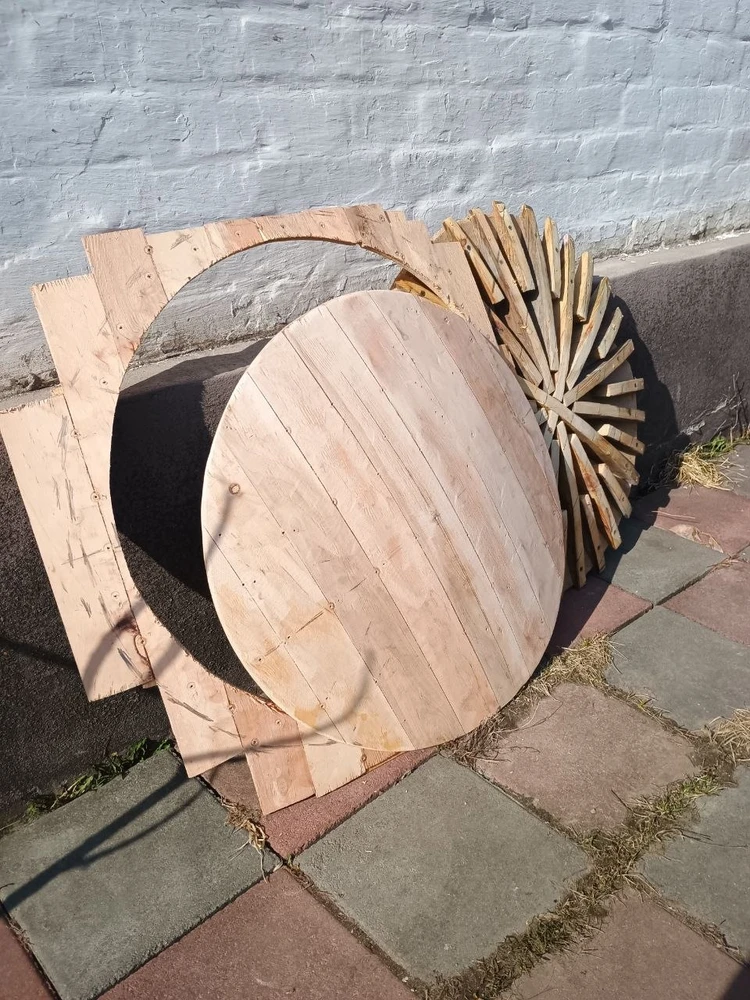 Lenticular Round Shield