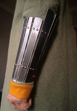 Splinted Vambraces Type 1