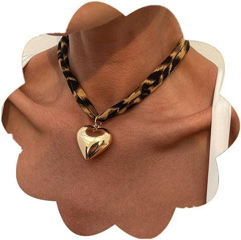 Artmiss Leopard Print Choker NecklaceGold Heart Pendant Adjustable Animal Print Collar Chain Y2K Fashion Dainty Jewelry for Women Gift for Her