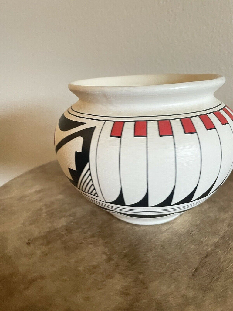 AL LVM Multicolored Native American Pottery Acoma Bowl Vase Urn