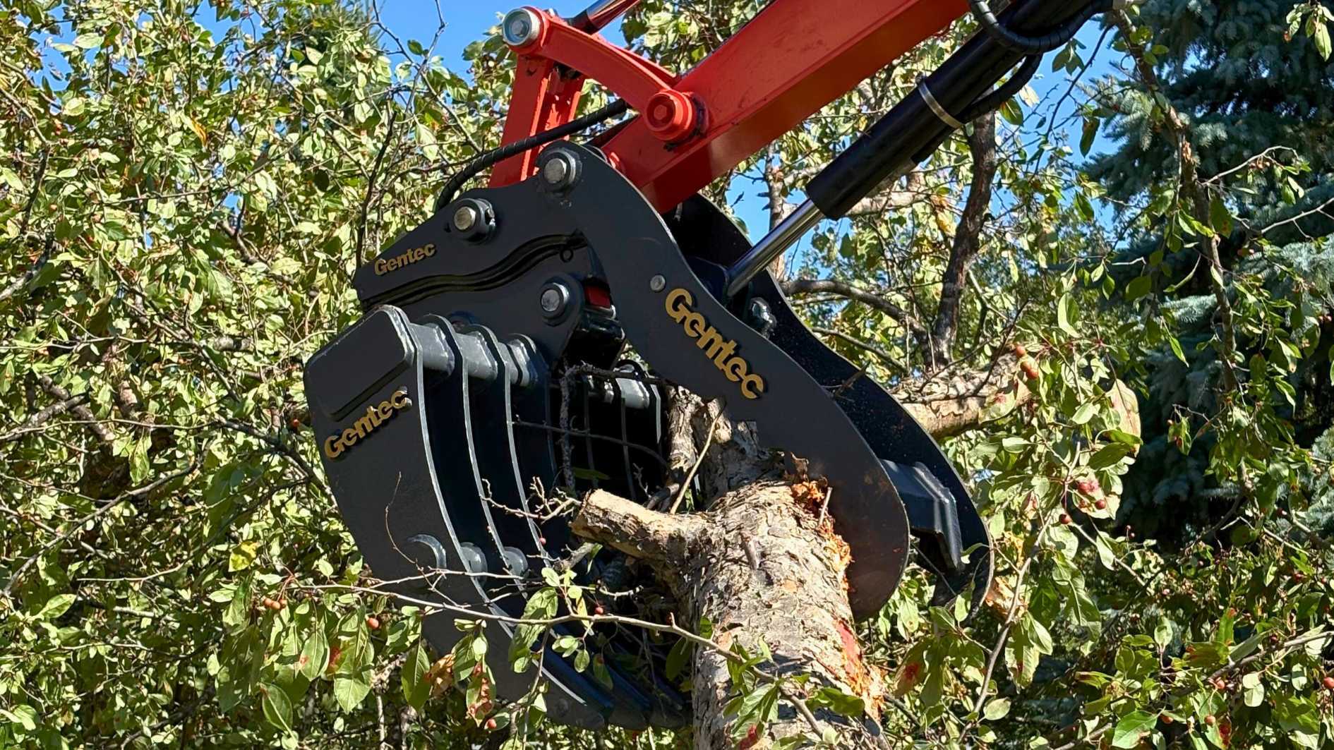 Excavator thumb working