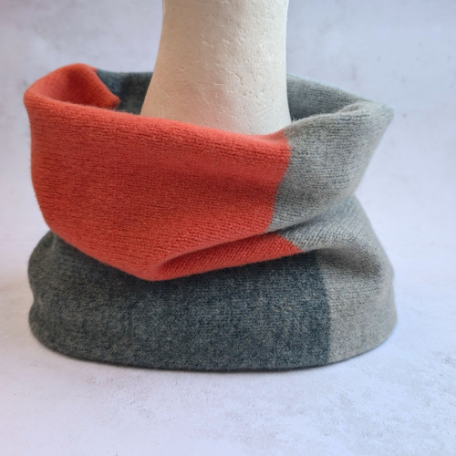 Short snood by Lyndsey Currie