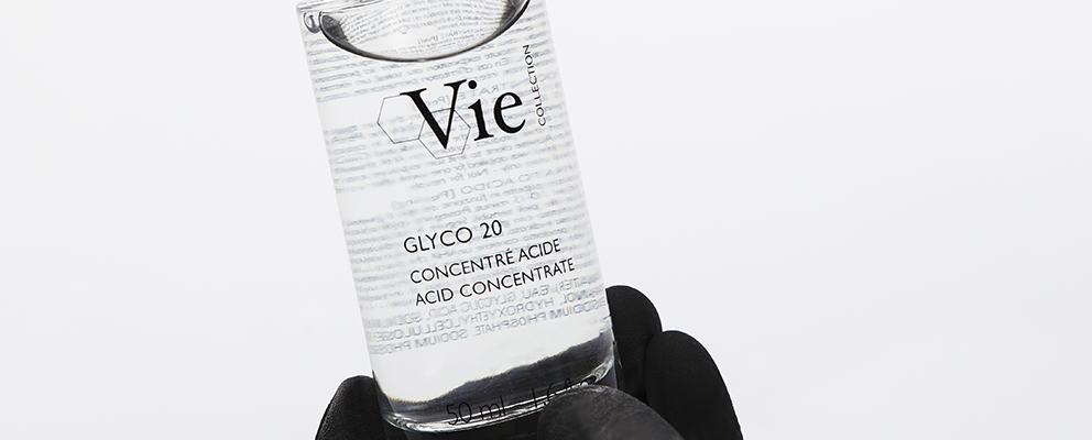 SUPERFICIAL PEEL WITH GLYCOLIC ACID