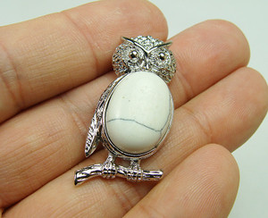 18x35mm Metal Frame White Howlite Owl Pendant 18x35mm Metal Frame White Howlite Owl Pendant