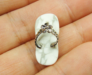 22x42mm White Howlite Large Slipper Pendant 22x42mm White Howlite Large Slipper Pendant