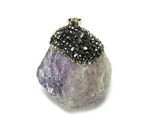 Approx. 30mm Amethyst Rough Pendant With Rhinestones Approx. 30mm Amethyst Rough Pendant With Rhinestones