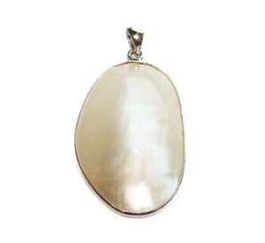 Approx. 25x45mm White Sea Shell Pendant Approx. 25x45mm White Sea Shell Pendant