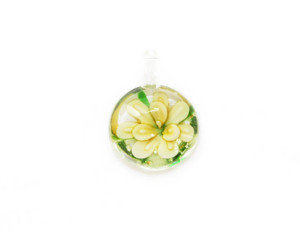 20x25mm Pack Of 2 Yellow Round Murano Style Glass Pendant 20x25mm Pack Of 2 Yellow Round Murano Style Glass Pendant