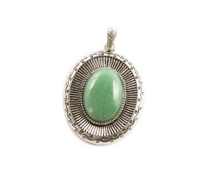 40x45mm Green Aventurine Oval Pendant With Metal Frame 40x45mm Green Aventurine Oval Pendant With Metal Frame