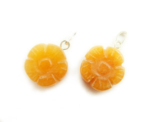 14mm Pack Of 10 Red Aventurine Thick Flower Coin Gemstone Pendant 14mm Pack Of 10 Red Aventurine Thick Flower Coin Gemstone Pendant