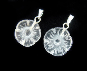 14mm Pack Of 5 Crystal Quartz Thick Flower Coin Gemstone Pendant 14mm Pack Of 5 Crystal Quartz Thick Flower Coin Gemstone Pendant