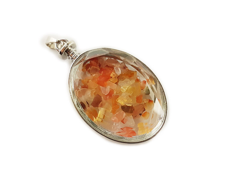 32x42mm Carnelian Chips In Oval Glass Pendant