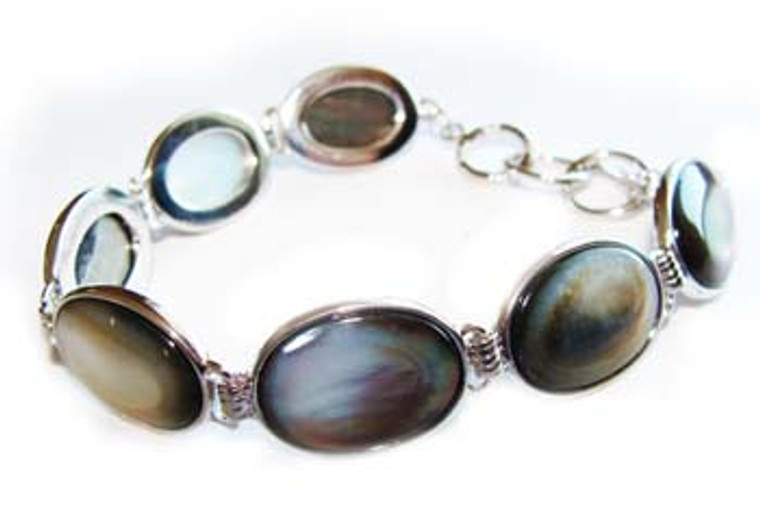 7.5 - 8.5 Inches Oval Black Sea Shell Fashion Bracelet