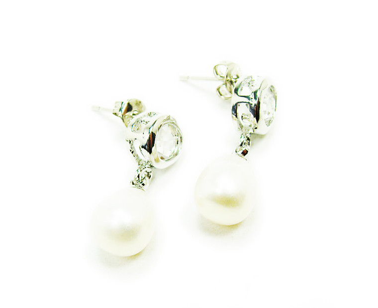 7/8 Inch In Total Length White Pearl And Clear Rhinestone Round Earrings