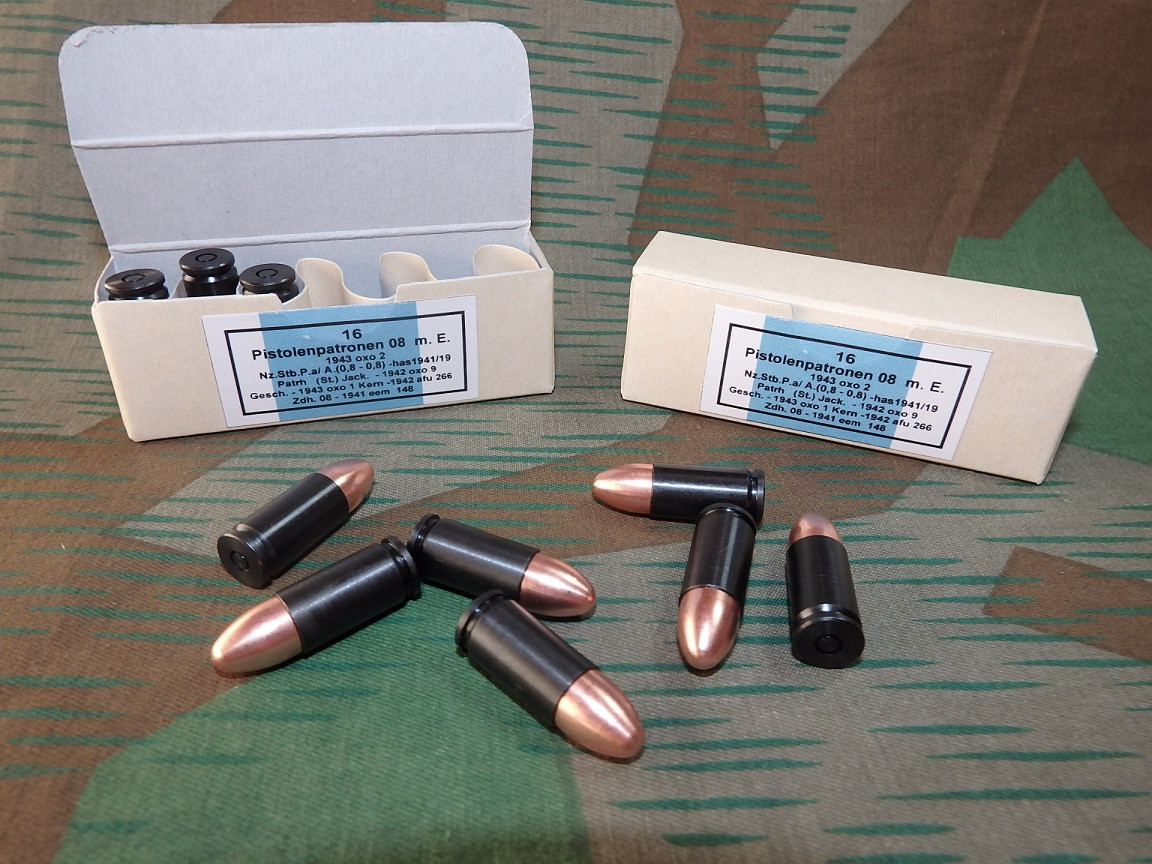 Replica MP40 (Shoei display model)