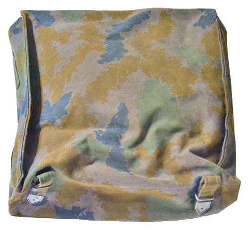 Original East German Army (NVA) Blumentarn Sturmgepack