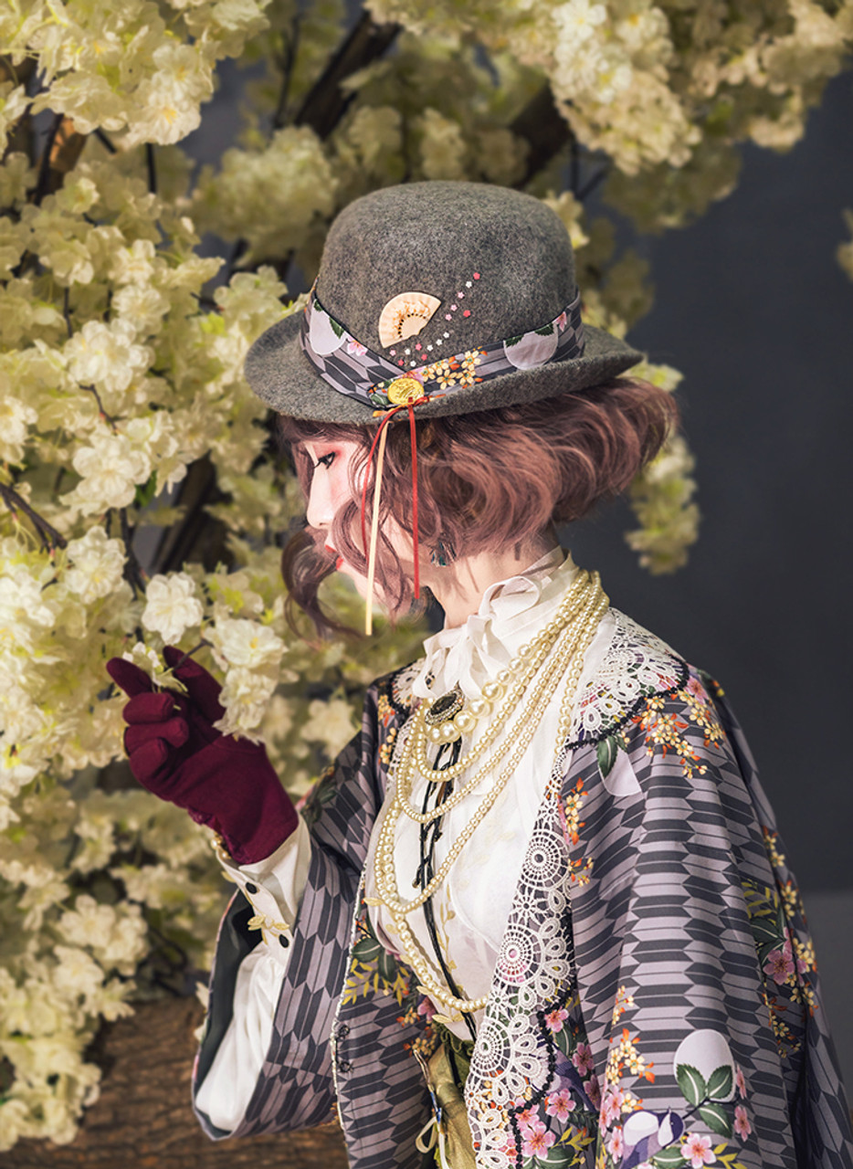 Japanese Painter in Harajuku w/ Beret, Plaid Coat, Brogues & Jean-Louis Scherrer  Bag – Tokyo Fashion