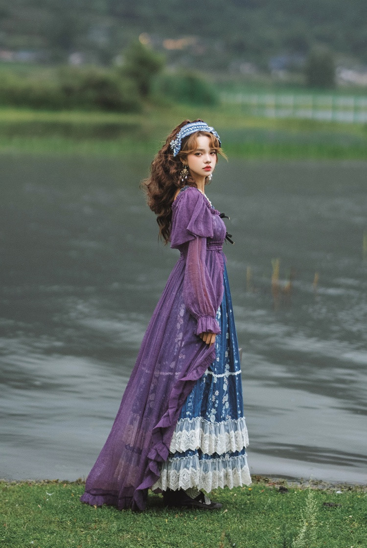 Under the Rose, Classic Lolita Square Neck Empire Waist Long