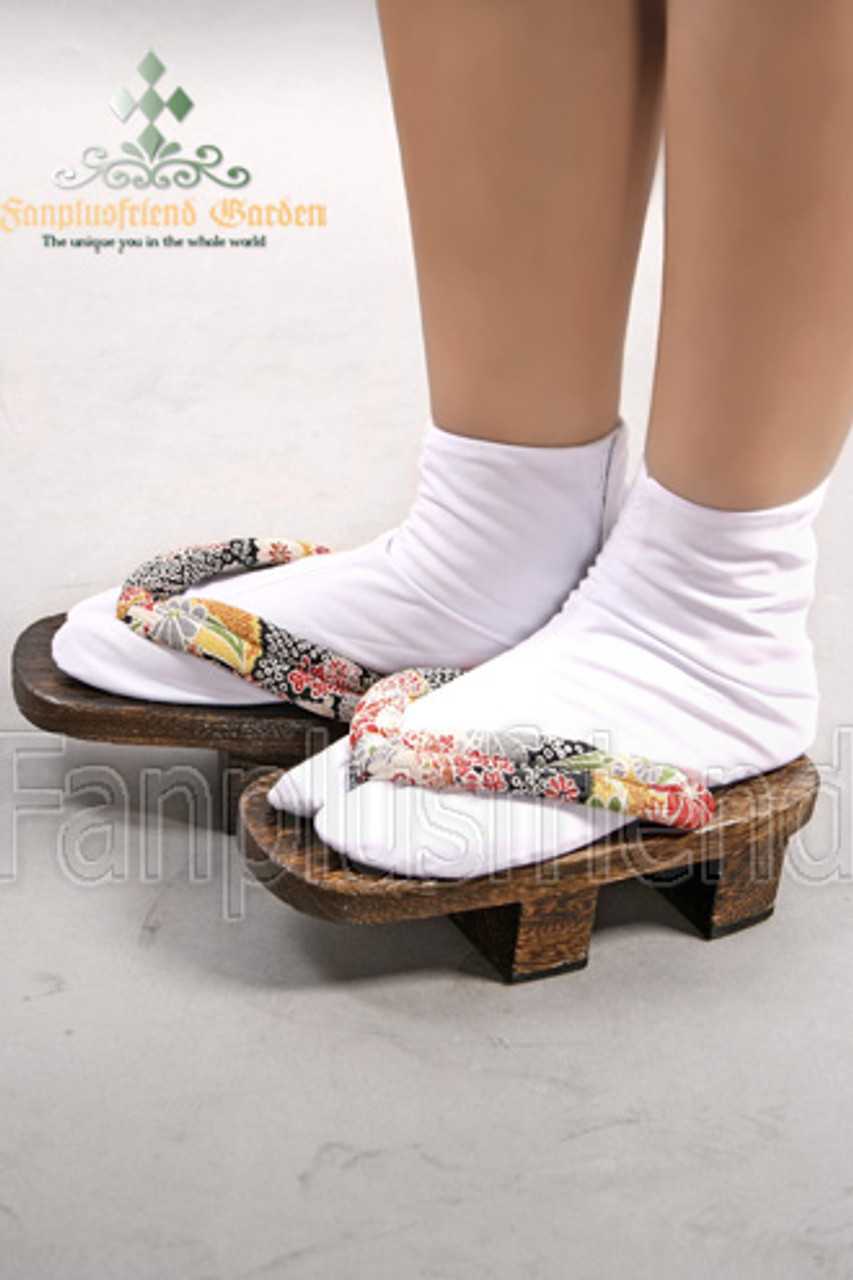 710+ Kimono Tabi Socks And Geta Sandals Stock Photos, Pictures &  Royalty-Free Images - iStock