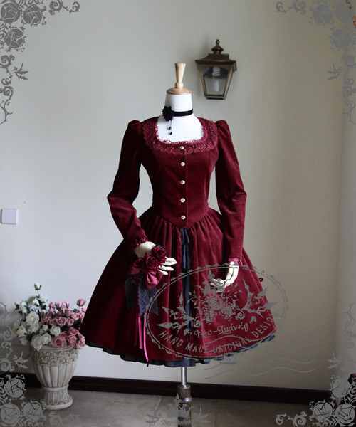 Front View (Burgundy Ver.)
(choker: AD00606, hairdress in hand: P00542, skirt underneath: V00002N, birdcage petticoat: UN00019)