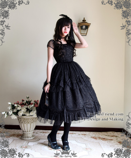 Model Show (Black Ver.)
(hair dress: P00607, choker: AD00606, wristlet: AD00609, fan: P00580, birdcage petticoat: UN00019L, leggings: P00182)