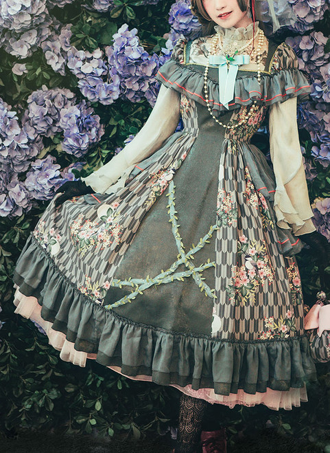 Model Show (Grey Ver.)
(blouse underneath: TP00174, petticoat underneath: UN00019, UN00029)
other items NOT for sale