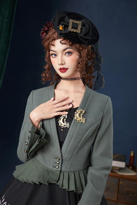 Model Show (Antique Green Wool Ver.)
(headdress: P00757, dress: DR00305)