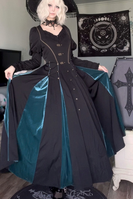 Model Show (Black + Dark Green Ver.)
*other items in picture, NOT for sale.