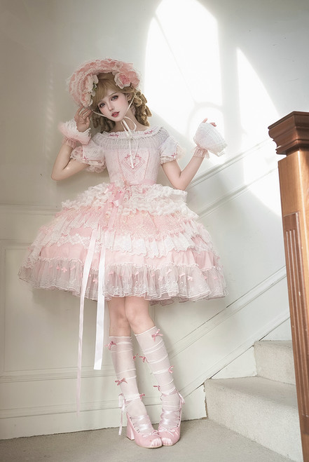 Model Show (Baby Pink Ver.)
(bonnet: P00813, cuff pieces: P00815)
*other items in picture, NOT for sale.