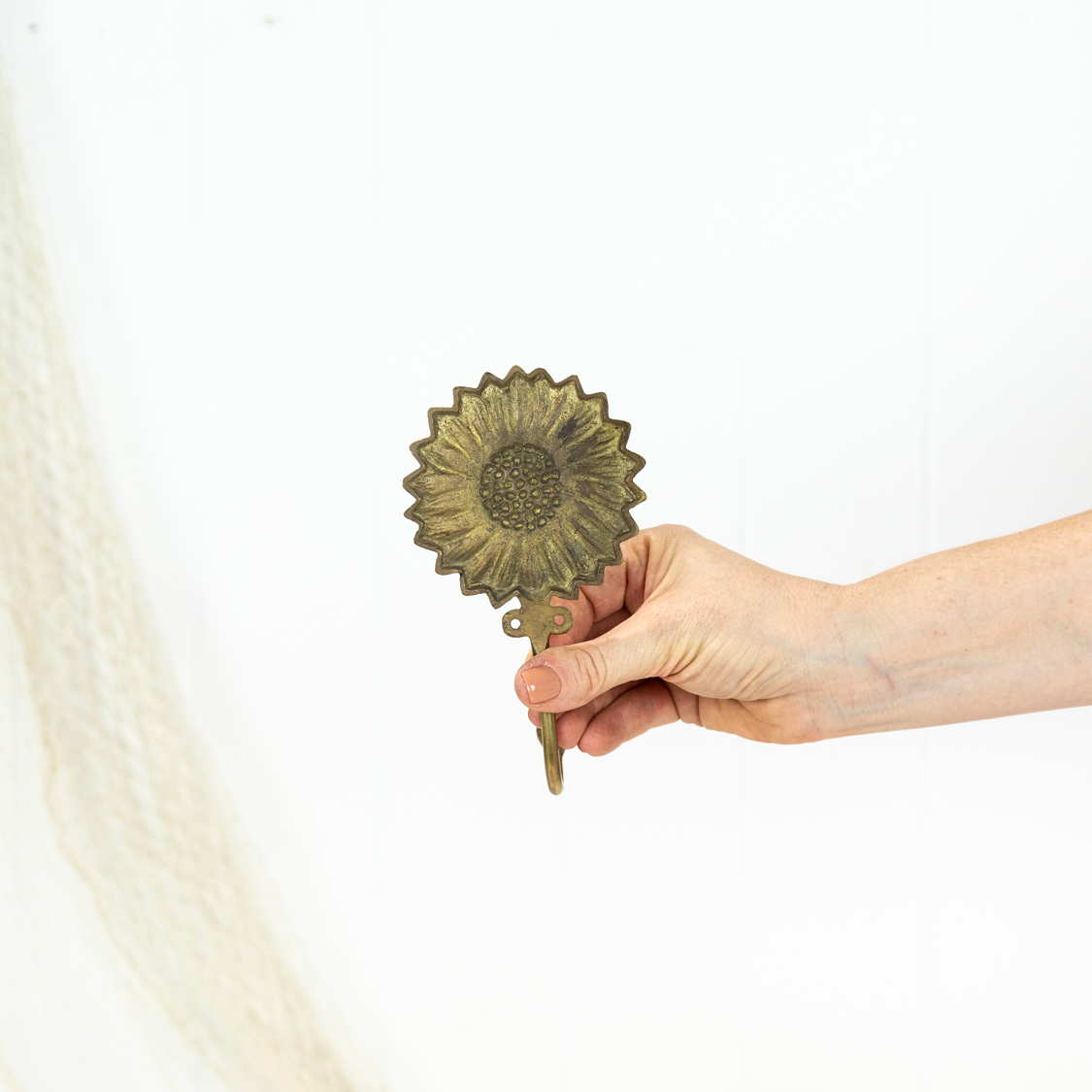 Sunflower Hook - Dark #0320
