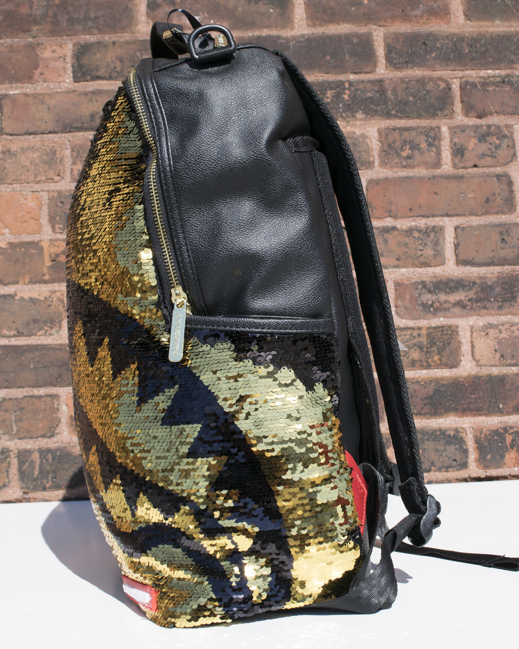 GOLD SEQUIN SHARK BACKPACK - BLACK/GOLD