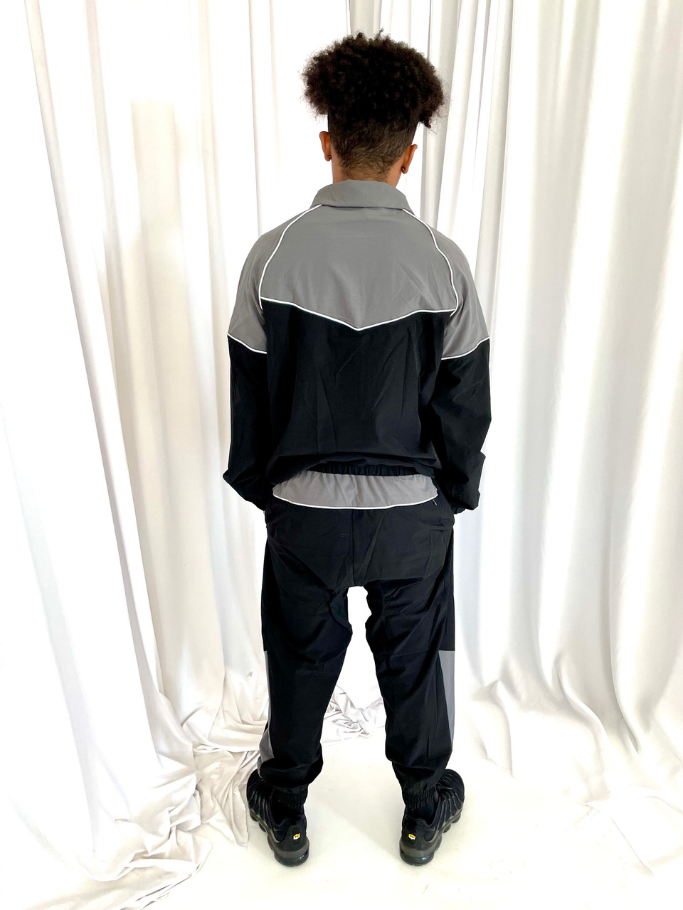 skair tracksuit