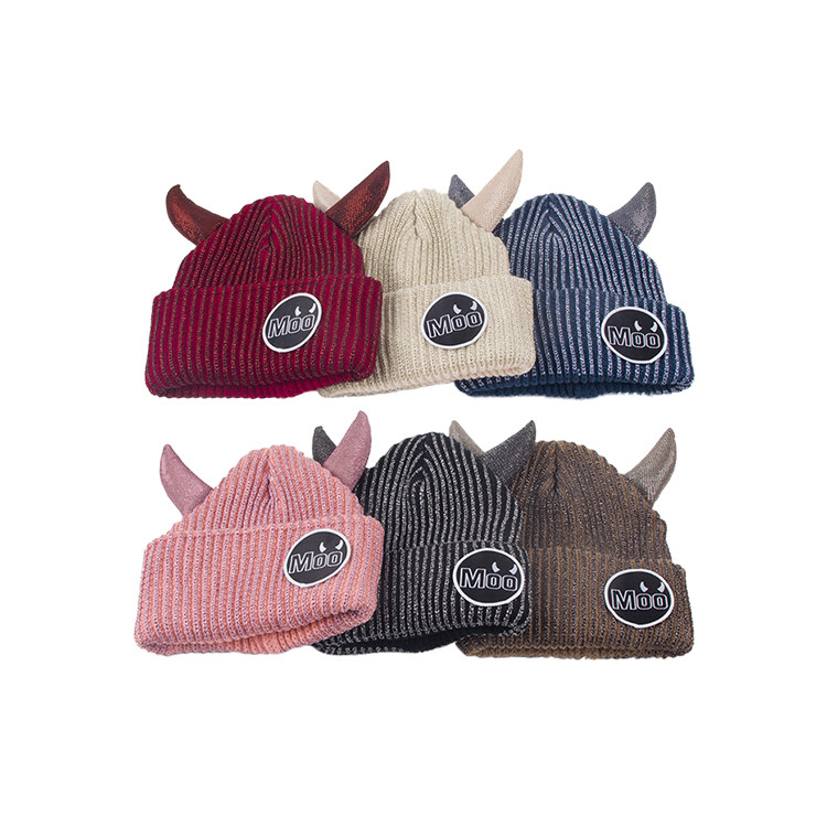 APH1188 Stylish Cow Horn Shape Woolen Knitted Hat